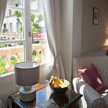 Θέρετρο Cinq & Sept Lgbt For Men Roujan