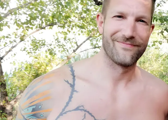 Cinq & Sept Lgbt For Men Semesteranläggning (resort) Roujan